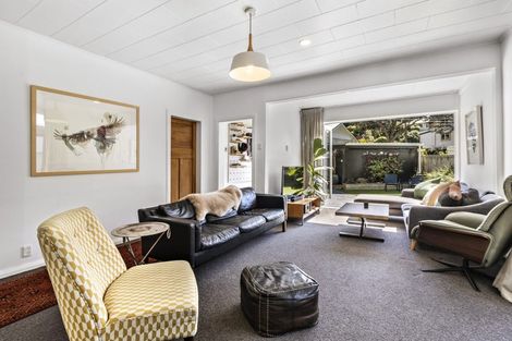 Photo of property in 21 Beach Street, Island Bay, Wellington, 6023