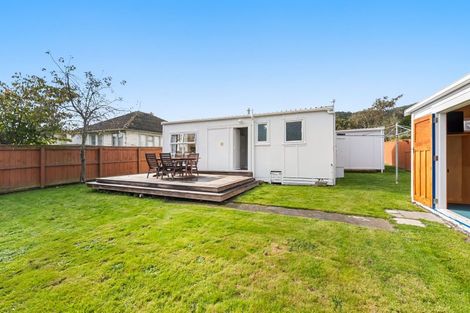 Photo of property in 352 Stokes Valley Road, Stokes Valley, Lower Hutt, 5019