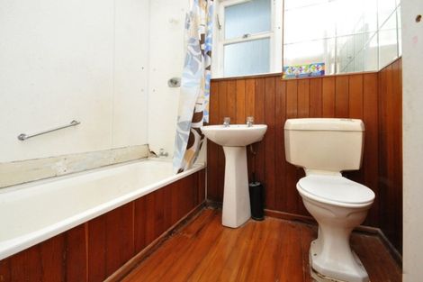 Photo of property in 15a Mcinnes Road, Weymouth, Auckland, 2103