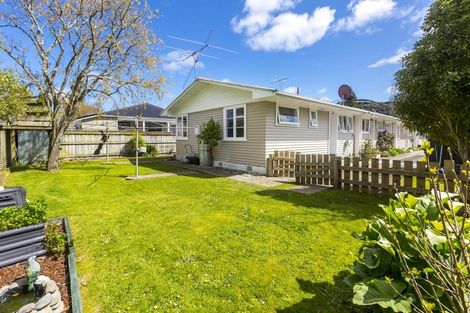 Photo of property in 4/6 Ruahine Street, Trentham, Upper Hutt, 5018