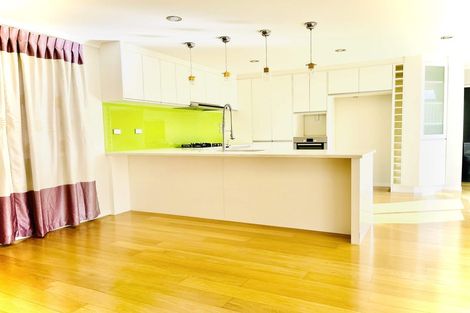 Photo of property in 66a Hutchinsons Road, Bucklands Beach, Auckland, 2014