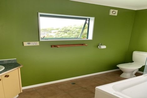 Photo of property in 14 Marjory Close, Broadmeadows, Wellington, 6035