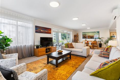 Photo of property in 77 Parkside Drive, Orewa, 0931