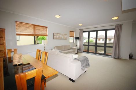 Photo of property in 22 Greenbough Lane, Greenhithe, Auckland, 0632