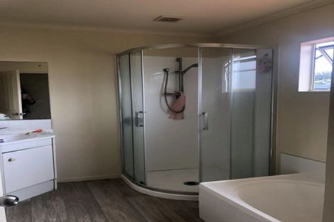 Photo of property in Chantelle Close, 44e Lavery Place, Sunnynook, Auckland, 0632