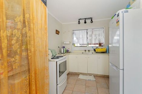 Photo of property in 2/7 Maplesden Drive, Clendon Park, Auckland, 2103