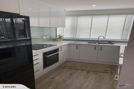 Photo of property in 2/31 Kenderdine Road, Papatoetoe, Auckland, 2025