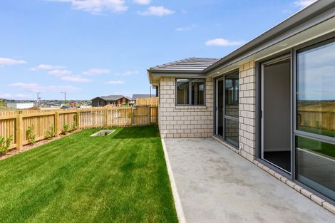 Photo of property in 75 Waruhia Crescent, Rototuna North, 3281