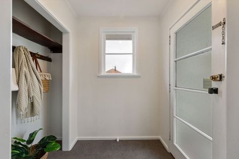 Photo of property in 3 Thames Street, Roslyn, Palmerston North, 4414