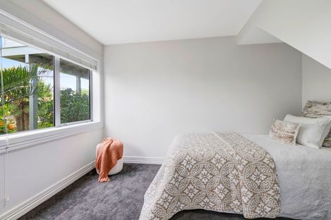 Photo of property in 57 Esther Place, Red Beach, 0932