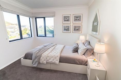 Photo of property in 12 Bowes Crescent, Strathmore Park, Wellington, 6022