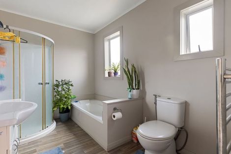 Photo of property in 21 Rewa Street, Takaro, Palmerston North, 4412