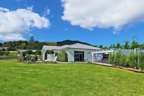 Photo of property in 7 Mountain Road, Kaiwaka, Maungaturoto, 0587