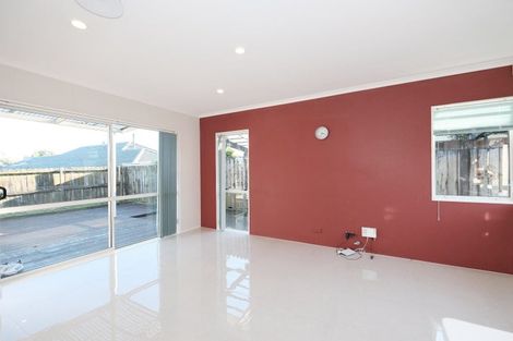 Photo of property in 2/6 Keenagh Rise, Dannemora, Auckland, 2016