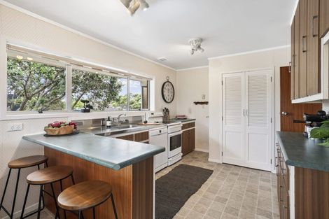 Photo of property in 91a Kiwi Esplanade, Mangere Bridge, Auckland, 2022