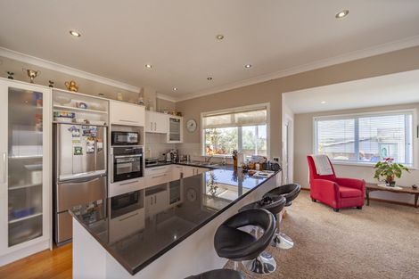 Photo of property in 82 The Esplanade, Westshore, Napier, 4110