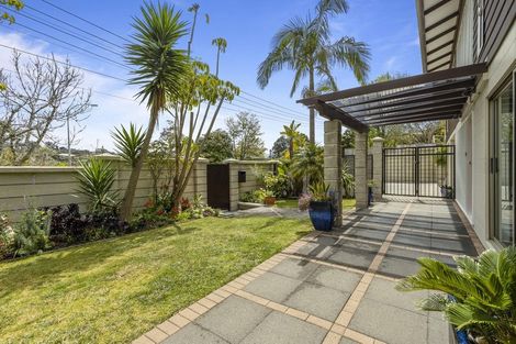 Photo of property in 1/517 Beach Road, Murrays Bay, Auckland, 0630