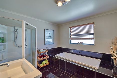 Photo of property in 9 Masefield Terrace, Kelvin Grove, Palmerston North, 4414