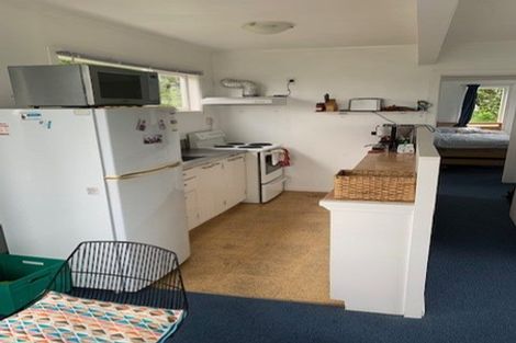 Photo of property in 6 Huntingdon Street, Northland, Wellington, 6012