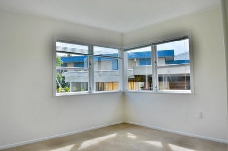 Photo of property in 41 Northcote Road, Hillcrest, Auckland, 0627