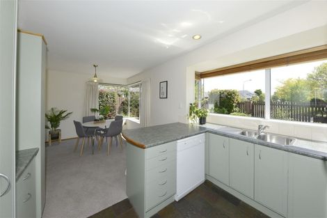 Photo of property in 1/64 Apsley Drive, Avonhead, Christchurch, 8042