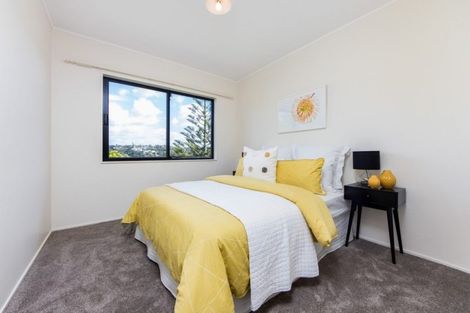 Photo of property in 2/77 Stanley Road, Glenfield, Auckland, 0629