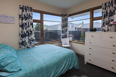 Photo of property in 8 Lake Terrace Road, Burwood, Christchurch, 8061