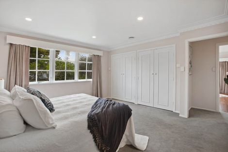 Photo of property in 32 Glenmore Road, Sunnyhills, Auckland, 2010
