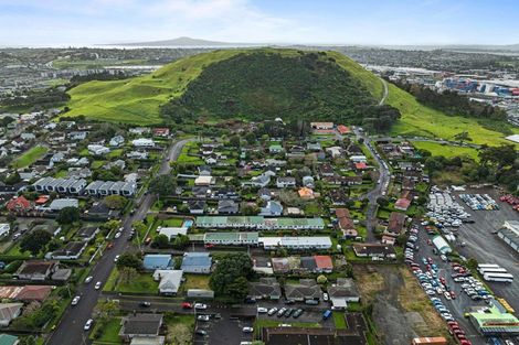 Photo of property in 8/9 Mountain Road, Mount Wellington, Auckland, 1072