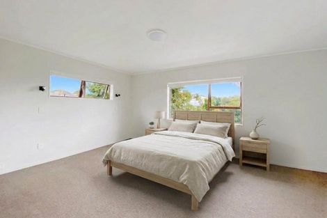 Photo of property in 2 Eastglen Road, Glen Eden, Auckland, 0602