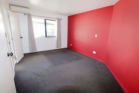 Photo of property in 37 Fraser Colman Grove, Wainuiomata, Lower Hutt, 5014