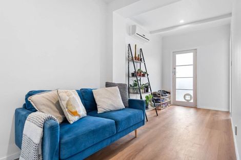 Photo of property in 4239a Great North Road, Glendene, Auckland, 0602