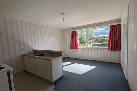 Photo of property in 5 Coates Street, Tawa, Wellington, 5028
