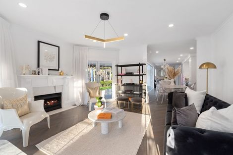 Photo of property in 1 Almond Grove, Greenhithe, Auckland, 0632