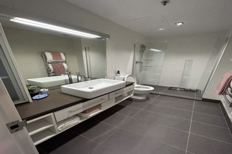 Photo of property in Patent 326 Apartments, 203s/326 Evans Bay Parade, Hataitai, Wellington, 6021