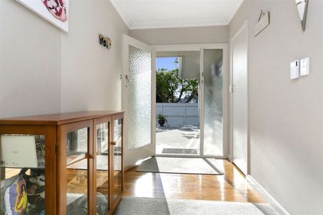 Photo of property in 322 Shakespeare Street, Leamington, Cambridge, 3432