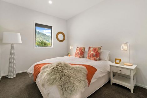 Photo of property in 60 Cunninghams Drive, Jacks Point, Queenstown, 9371