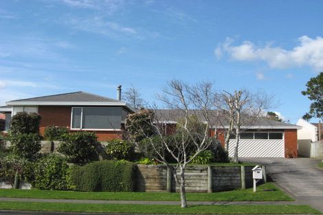 Photo of property in 16 Karamea Street, Whalers Gate, New Plymouth, 4310