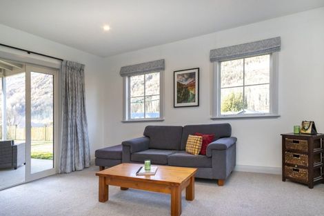 Photo of property in 107 Devon Street, Arrowtown, 9302