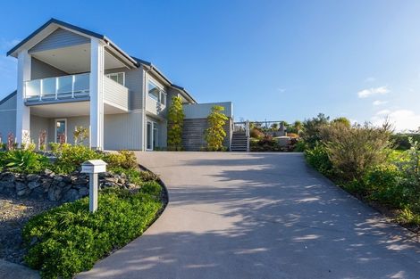 Photo of property in 2 Manuka Close, Mangawhai, 0505