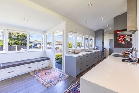 Photo of property in 15 Goodger Street, Waipukurau, 4200