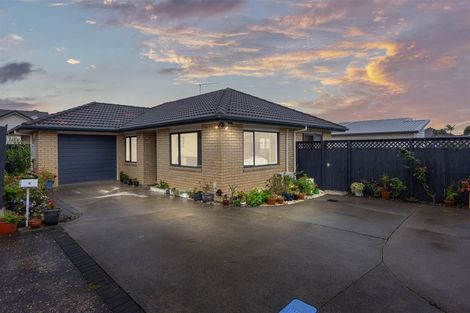 Photo of property in 8 Manresa Close, Hillpark, Auckland, 2102