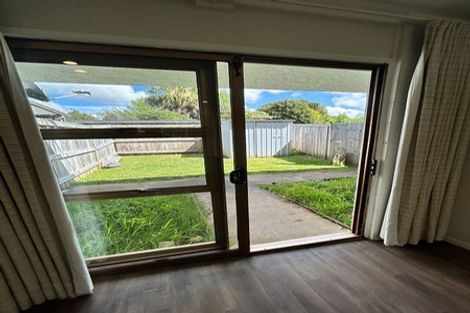 Photo of property in 2/27 St Georges Road, Avondale, Auckland, 0600