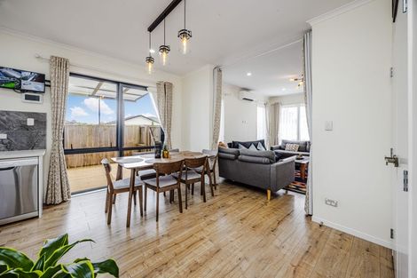 Photo of property in 12 Millfield Lane, Papakura, 2110