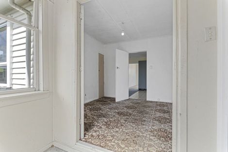 Photo of property in 44 Egmont Road, Waiwhakaiho, New Plymouth, 4312