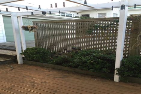 Photo of property in 162 Seabrook Avenue, New Lynn, Auckland, 0600