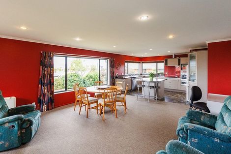 Photo of property in 2 Masefield Terrace, Kelvin Grove, Palmerston North, 4414