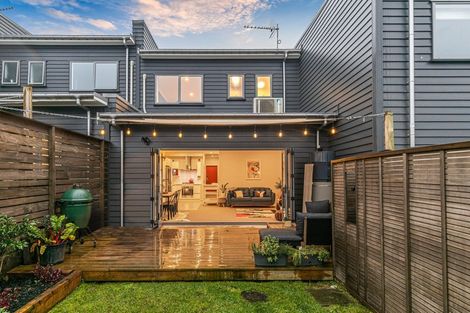 Photo of property in 4 Mollusc Road, Hobsonville, Auckland, 0616