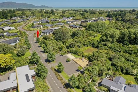 Photo of property in 2 Te Heke Place, Waikanae, 5036