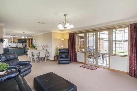 Photo of property in 11 Brookside Close, Highbury, Palmerston North, 4412